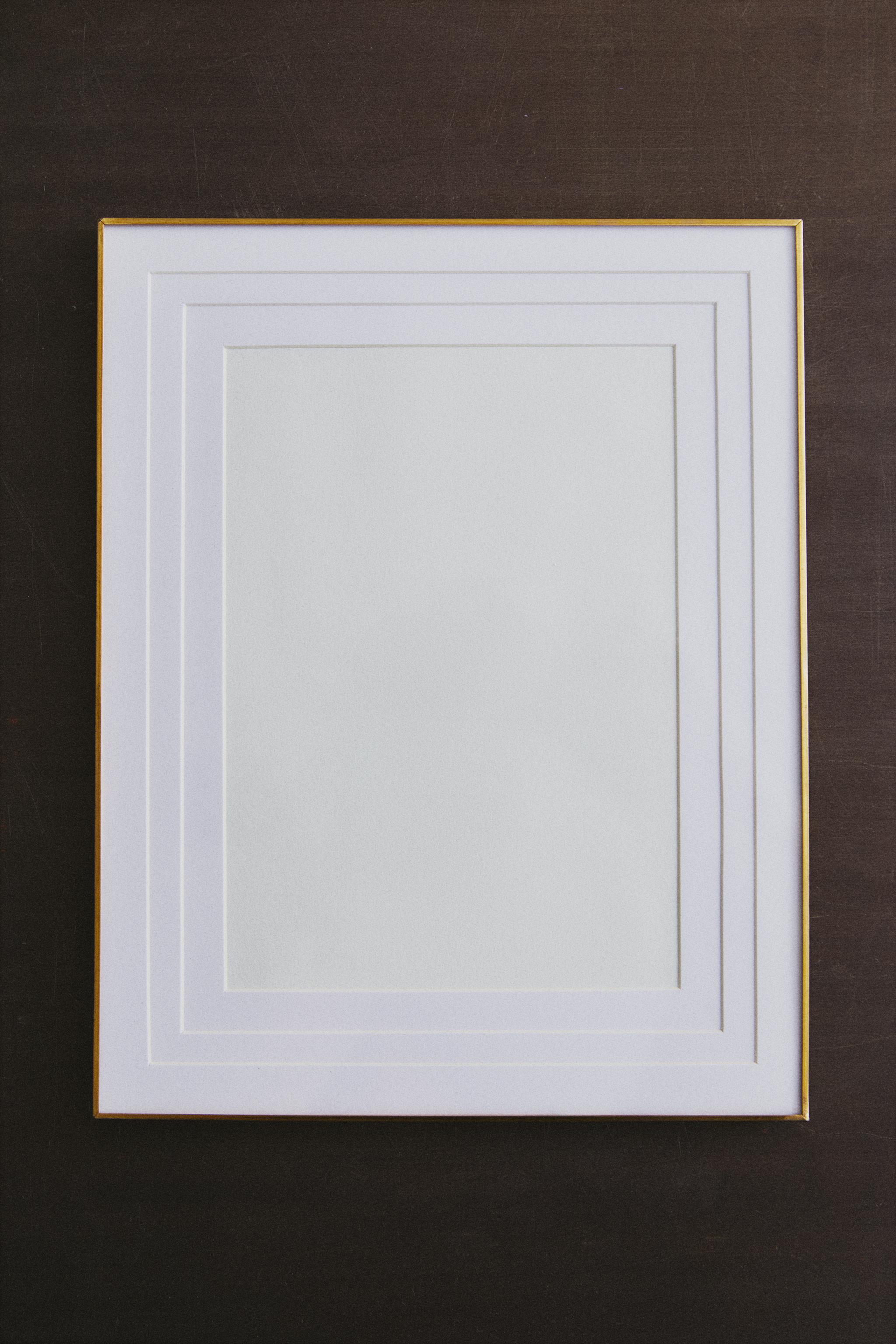 THIN METAL PICTURE FRAME